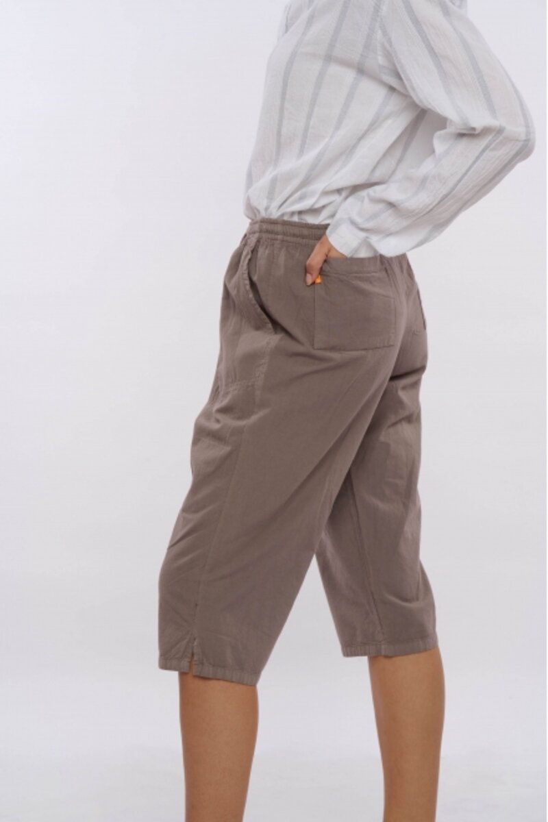 TROUSERS UNDER THE KNEE WITH POCKETS