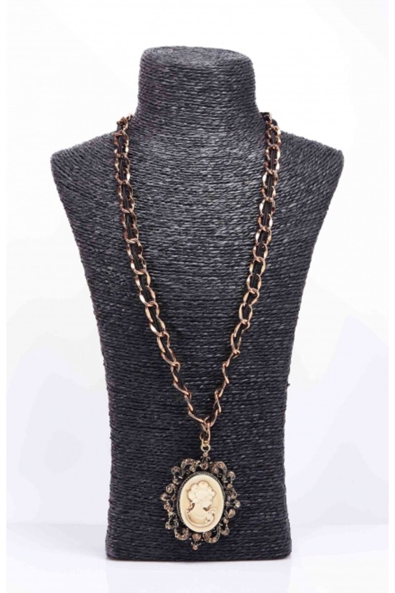 Cameo oval chain necklace