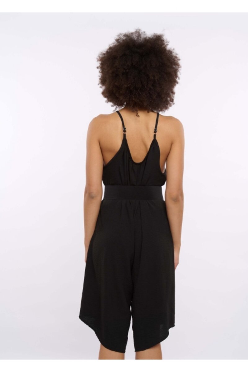 JUMPSUIT UNDER THE KNEE WITH STRAPS AND POCKETS