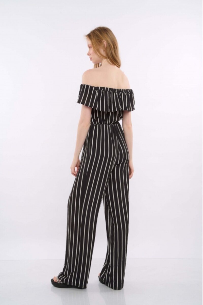 JUMPSUIT WITH STRIPE AND RIBBON IN THE MIDDLE