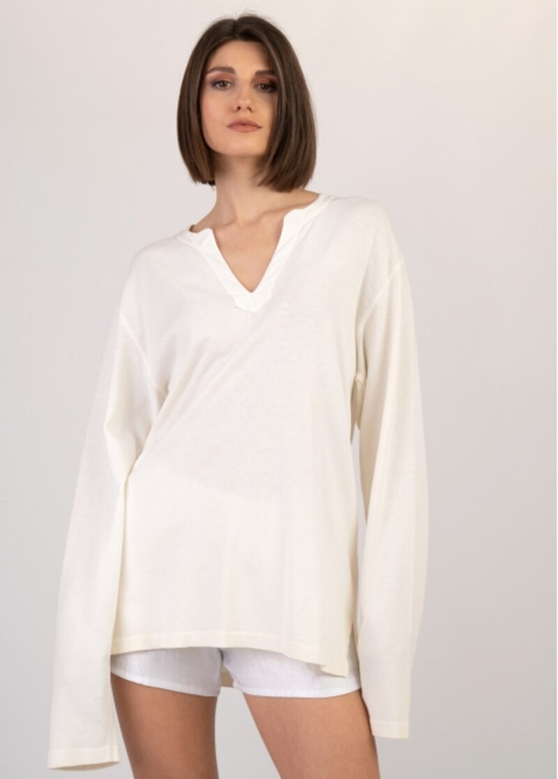 BLOUSE WITH V DECOLLETAGE AND LONG SLEEVE