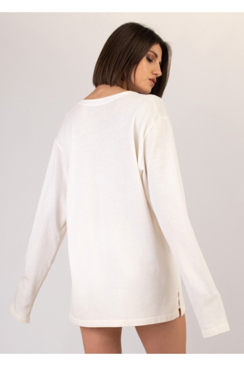 BLOUSE WITH V DECOLLETAGE AND LONG SLEEVE