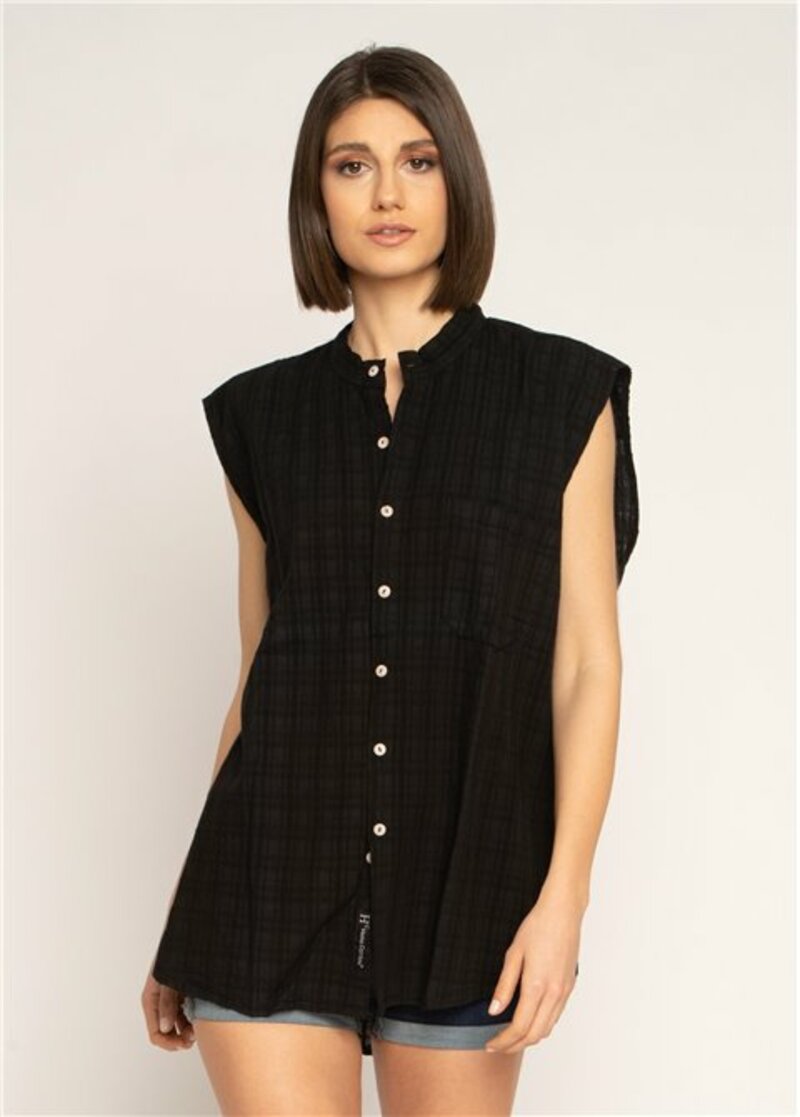 SLEEVELESS SHIRT.CLOSE FRONT WITH BUTTONS