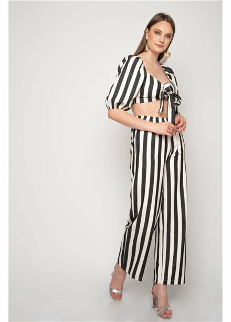 CROPPED BLOUSE WITH MEDIUM SLEEVE AND TROUSERS WITH STRIPE