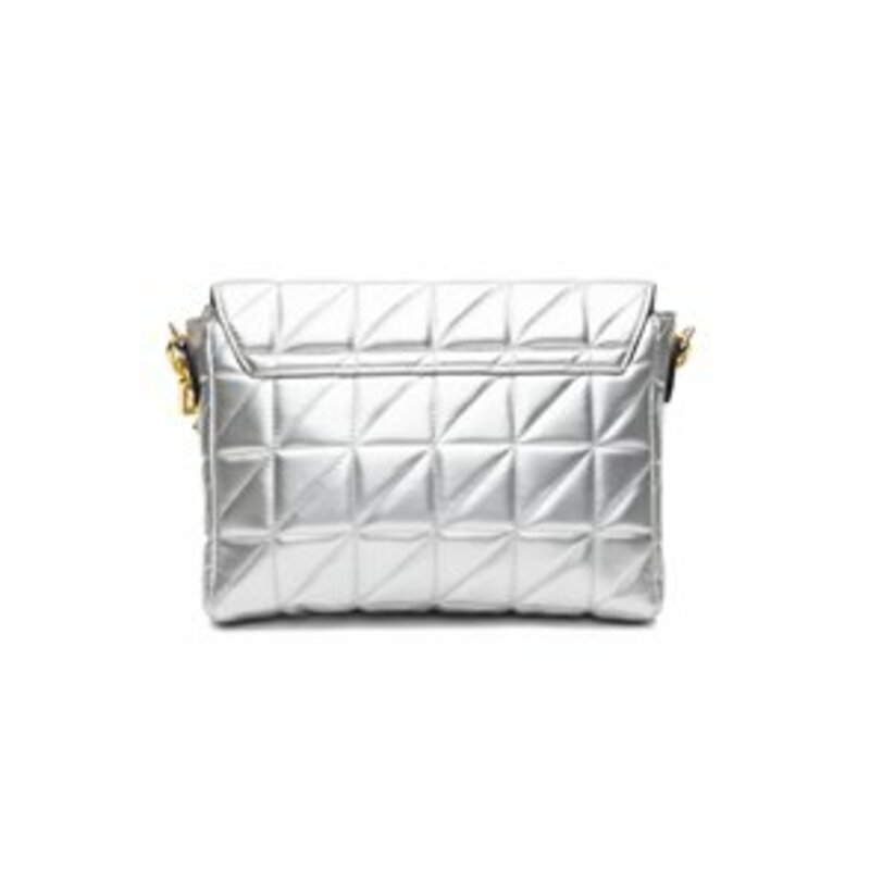 QUILTED CROSSBODY BAG.CHAIN STRAP.MAGNTETIC CLASP CLOSURE.