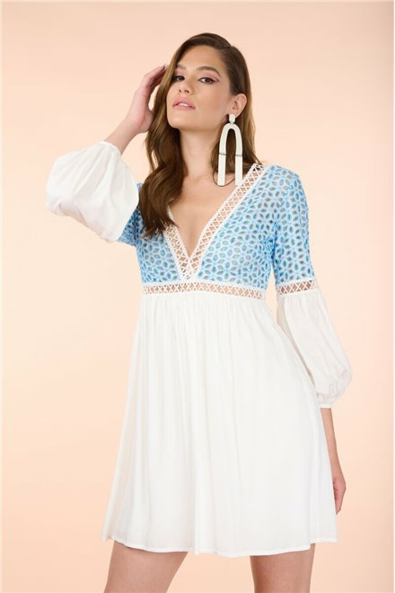MINI DRESS WITH V NECK AND LONG SLEEVES.LIGHT BLUE DETAIL ON THE TOP