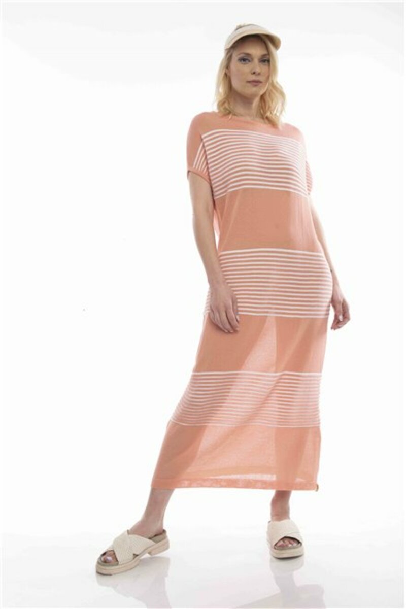 Maxi dress with stripes