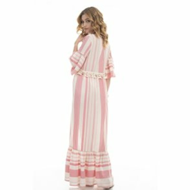 Pair maxi with lace on the chest