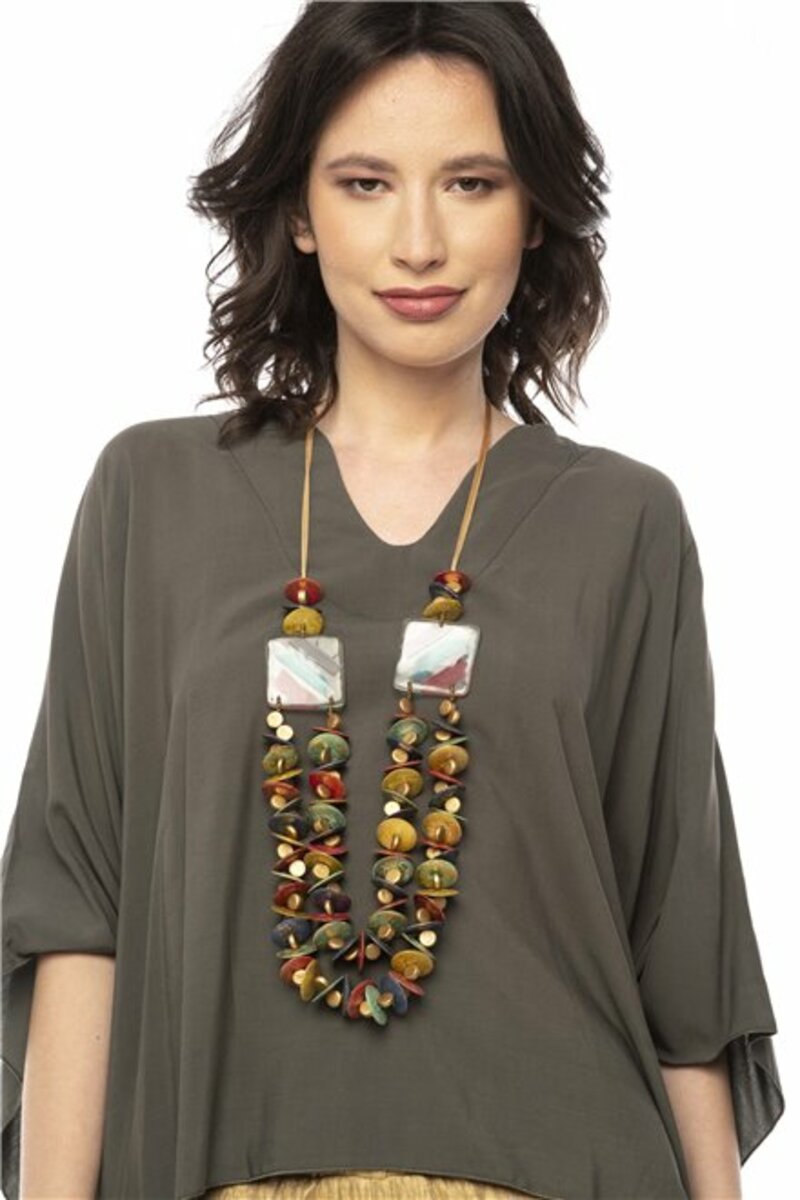 NECKLACE WITH COLORFUL STONES
