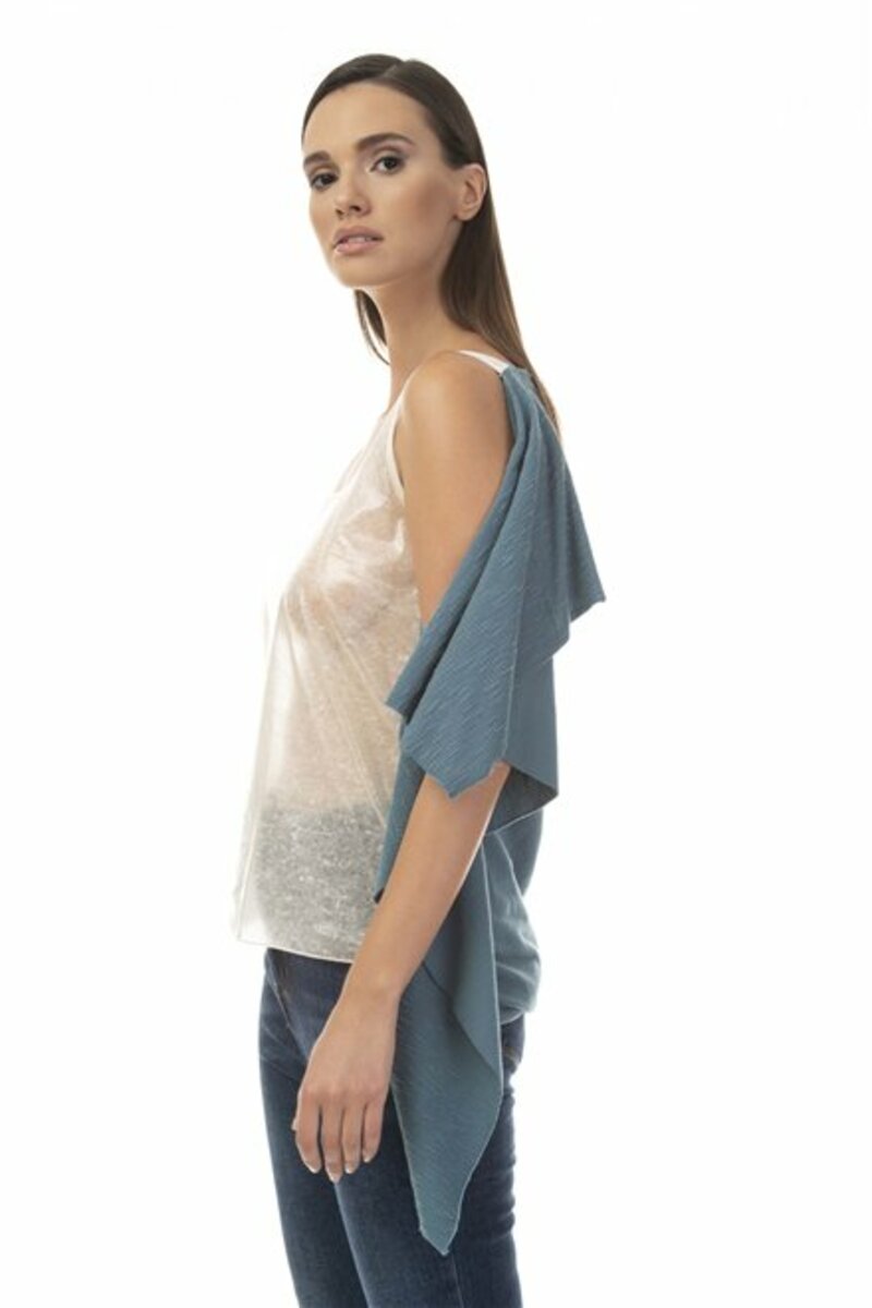 Sleeveless blouse with double fabric