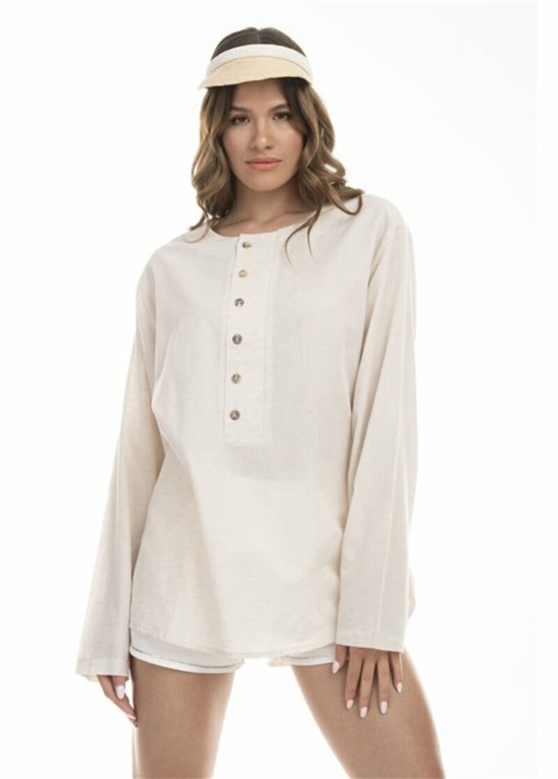 Blouse with sleeves and buttons in front