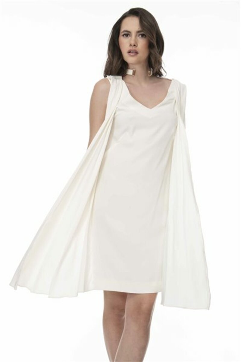 Midi dress with airy fabric on the shoulders