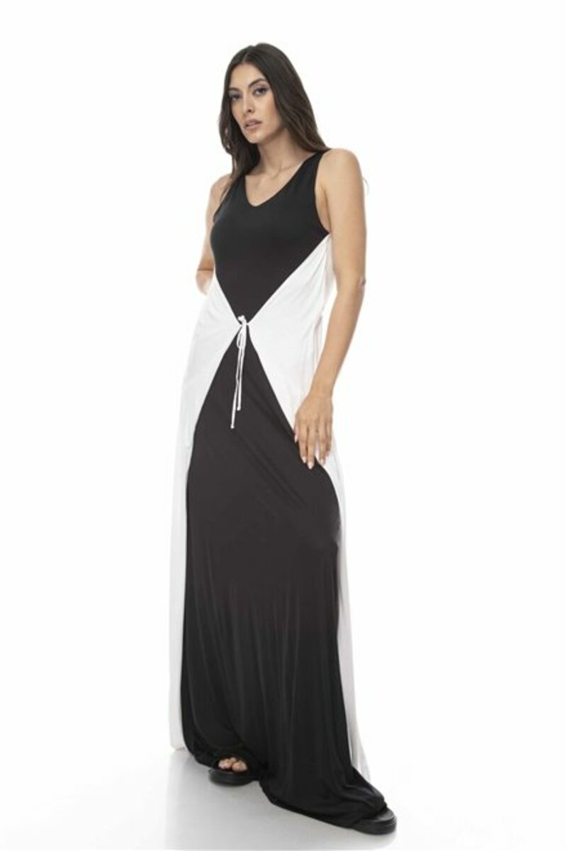 Sleeveless, black and white maxi dress