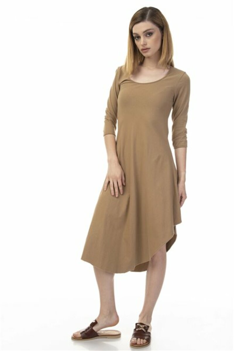 Asymmetric dress with 3/4 sleeves