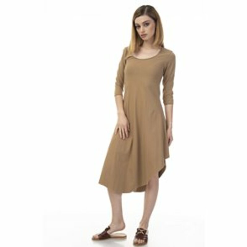 Asymmetric dress with 3/4 sleeves