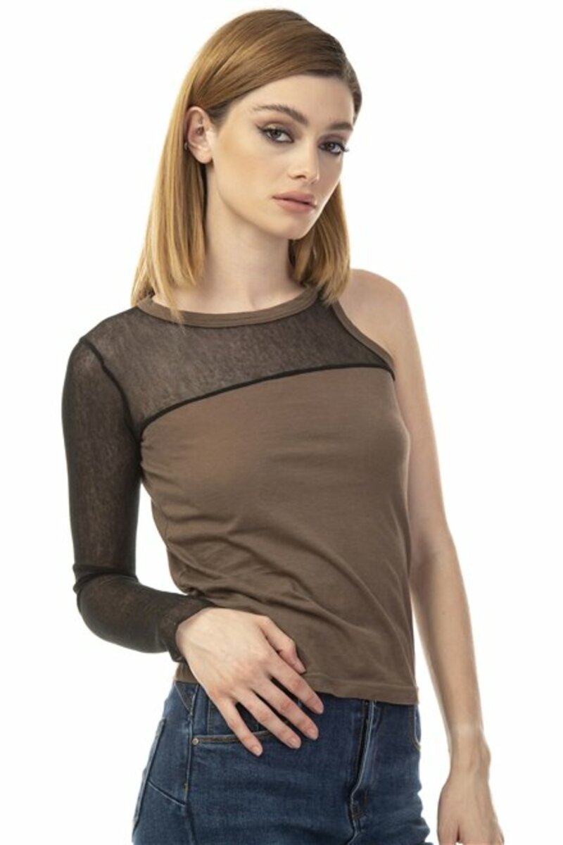 Two-tone blouse with one sleeve