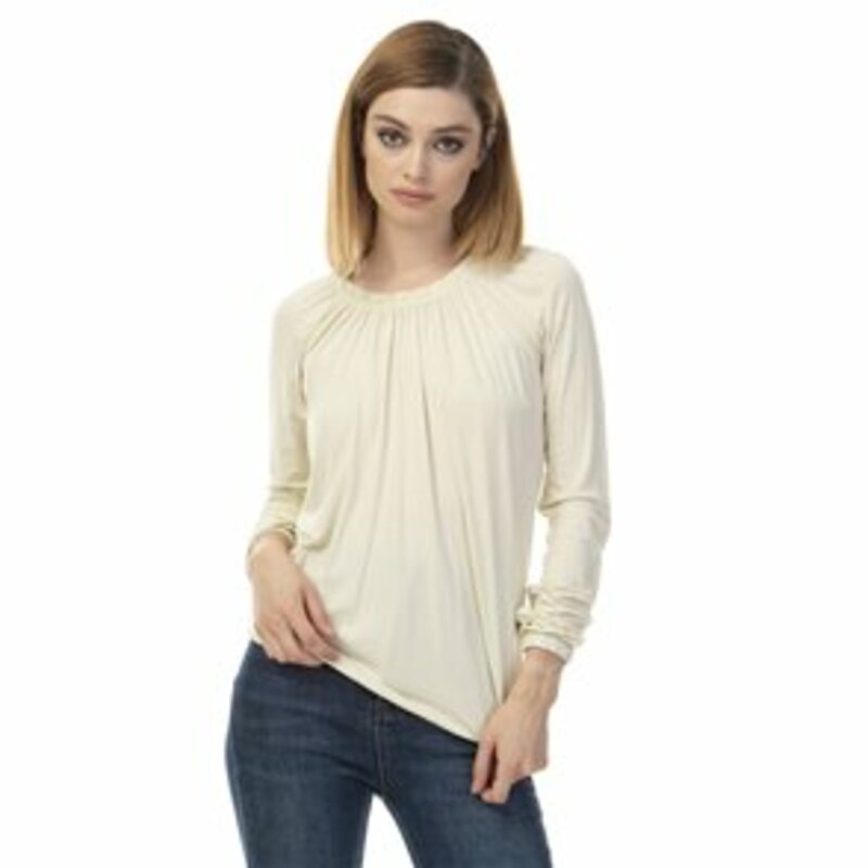 Long-sleeve blouse with frills on the neck and sleeves