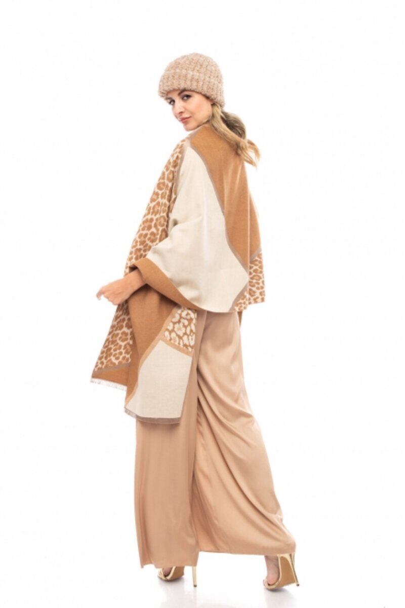 Pashmina with leopard print and monochromes 2205