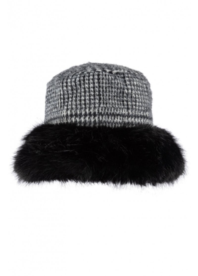 Hat with fur fine check CA102