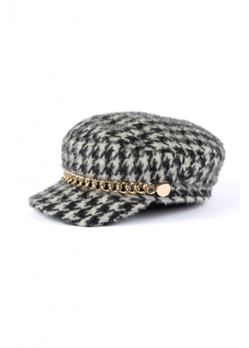 Hat with plaid brim and chain CA110