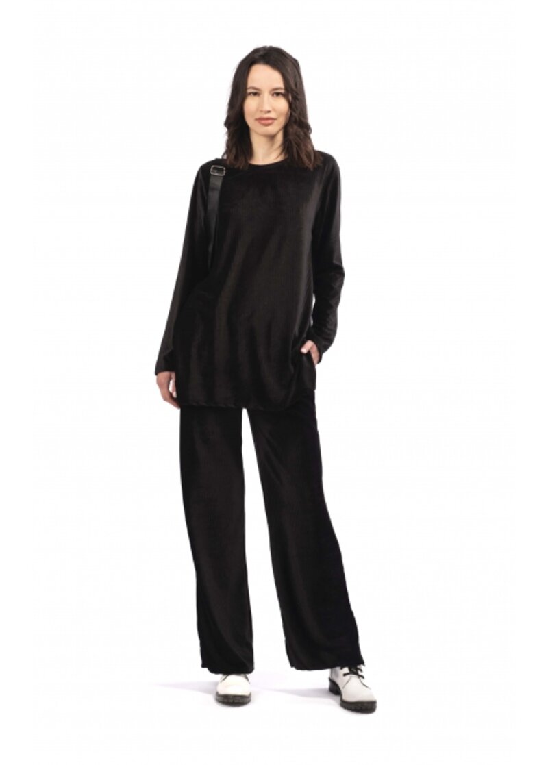 SET OF VELVET TROUSERS AND LONG BLOUSE WITH CUT TO THE SIDE
