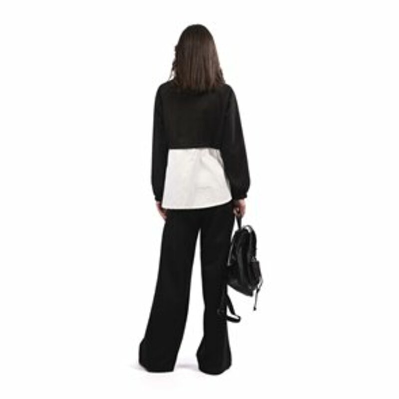SET OF FORM WITH POCKETS ON THE SIDE AND SWEATER WITH STYLE SHIRT AT THE BOTTOM SOFT VELVET TEXTURE