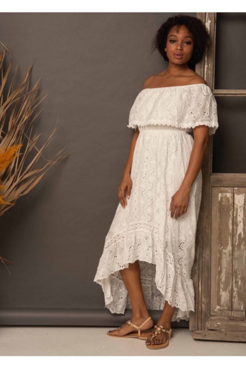 LONG DRESS WITH RUFFLES AT THE END 