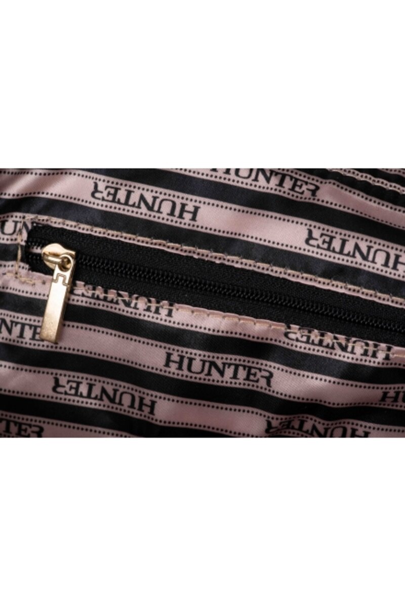 BACKPACK HUNTER WITH GOLD METALLIC BUTTON