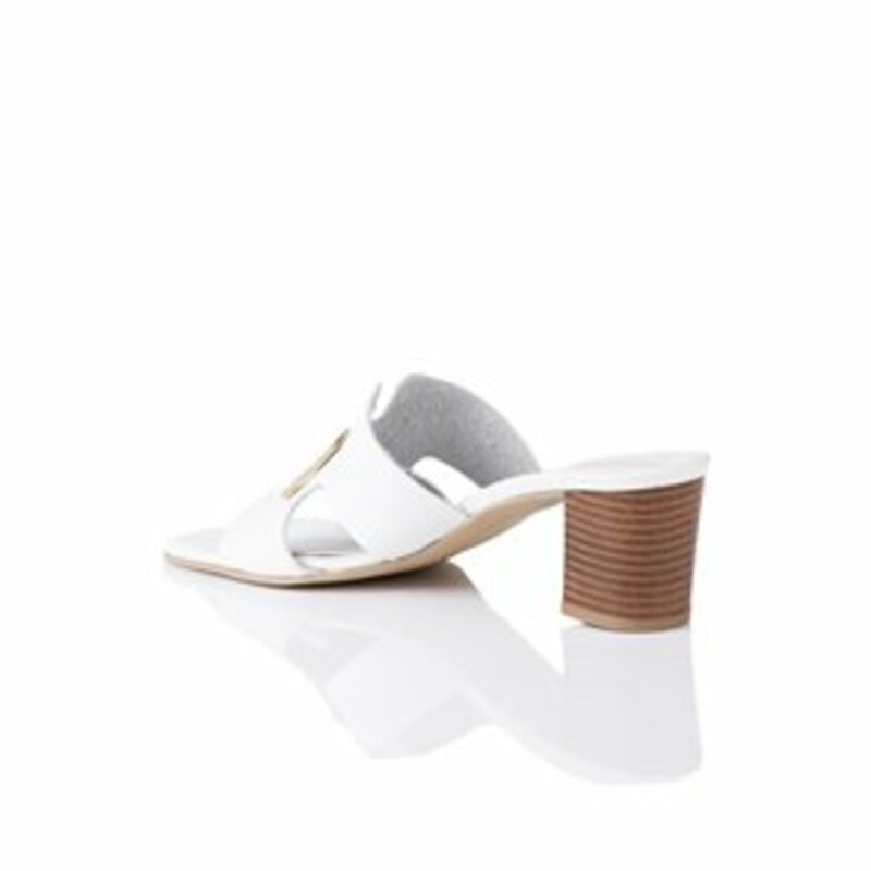 LEATHER OPEN SANDALS MULES WITH HEEL AND METALLIC DETAIL