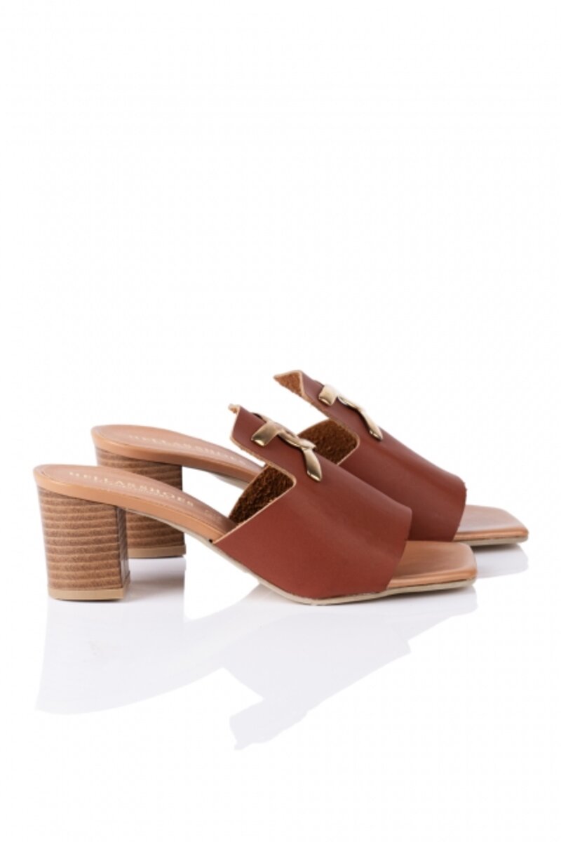 LEATHER OPEN SANDALS MULES WITH HEEL AND METALLIC GOLD BUCKLE