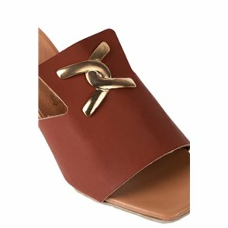 LEATHER OPEN SANDALS MULES WITH HEEL AND METALLIC GOLD BUCKLE