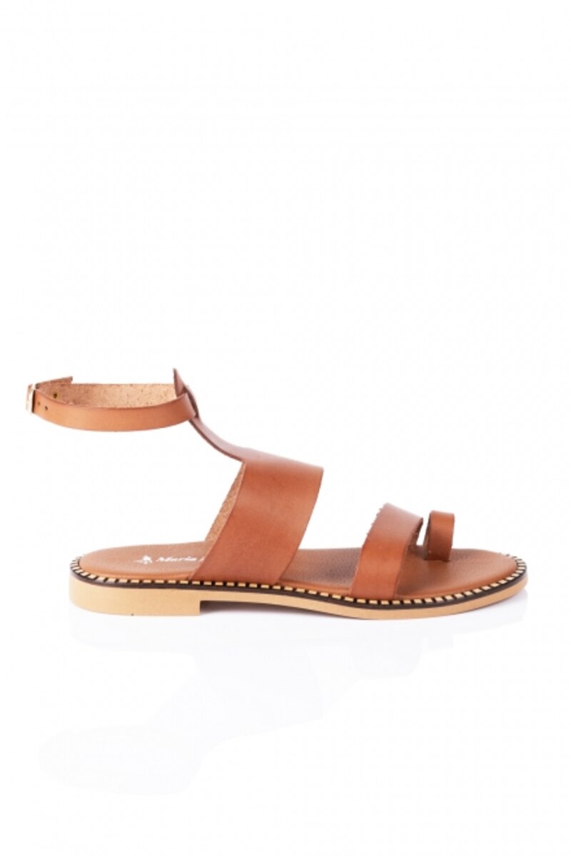 LEATHER FLAT SANDALS WITH STRAPS AND POSITION FOR THE FINGER