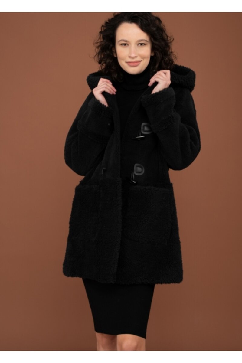 JACKET WITH FUR AND HOOD AND CLOSING FRONT WITH BUTTONS
