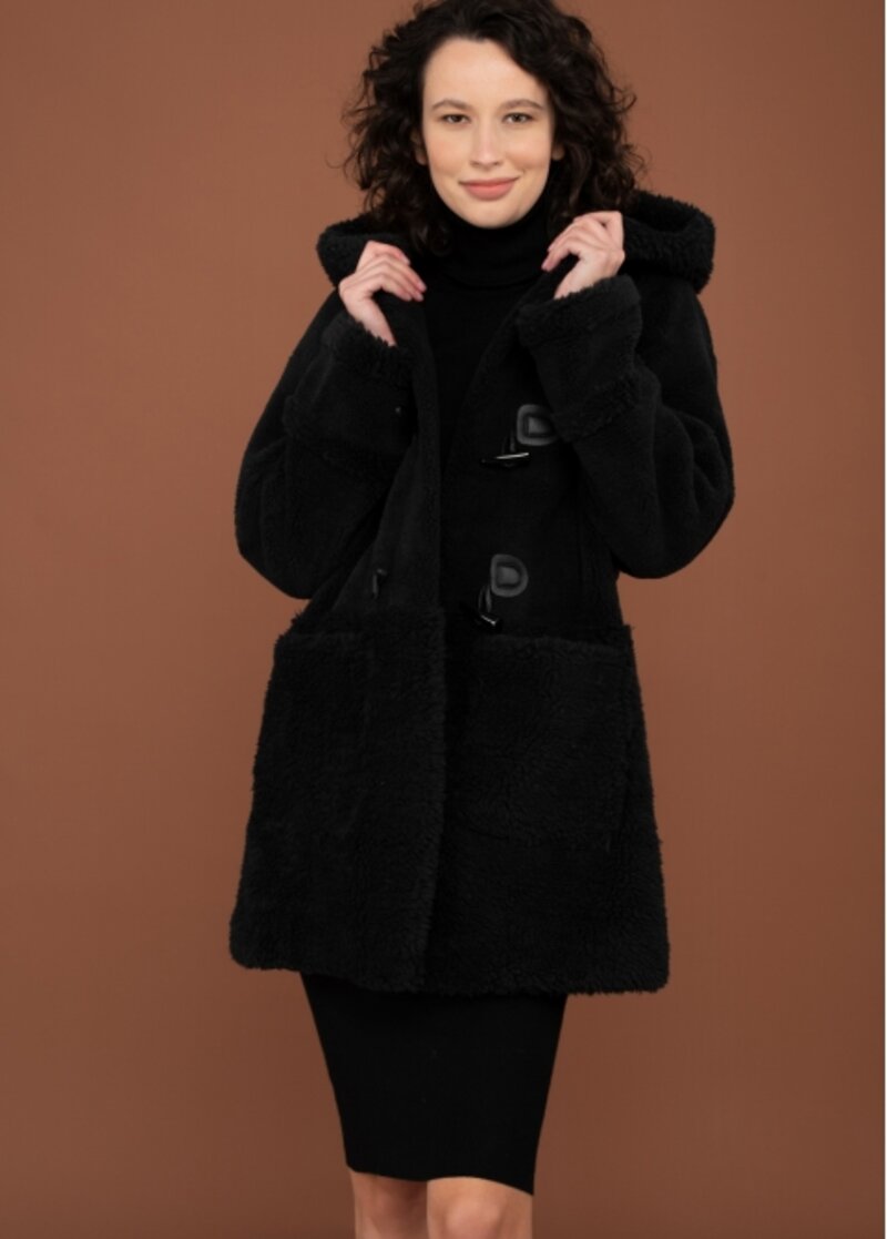 JACKET WITH FUR AND HOOD AND CLOSING FRONT WITH BUTTONS