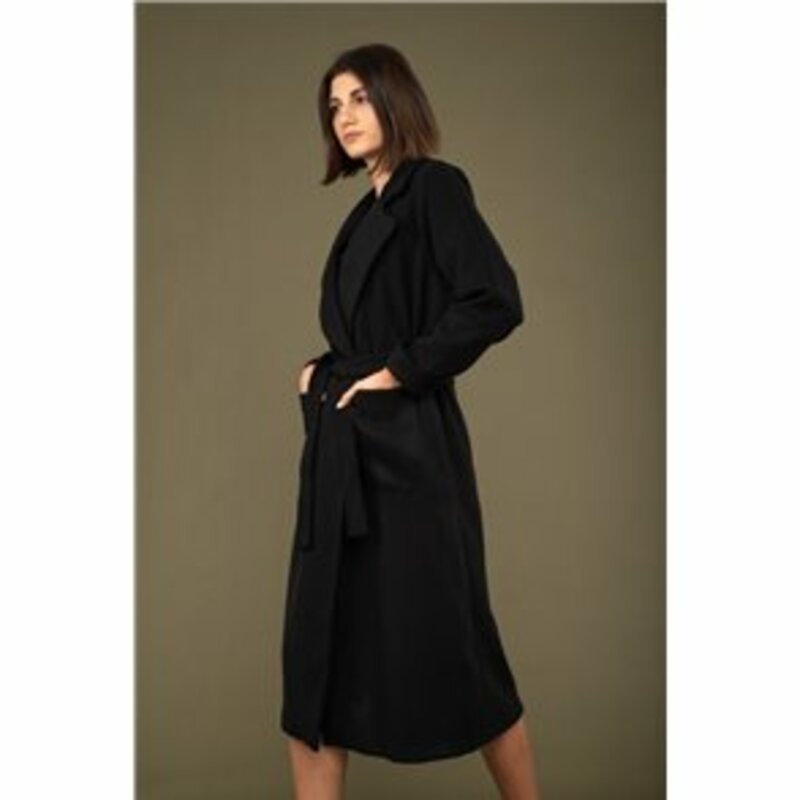 TRENCH COAT WITH POCKETS AND MATCHING BELT WITH COLLAR
