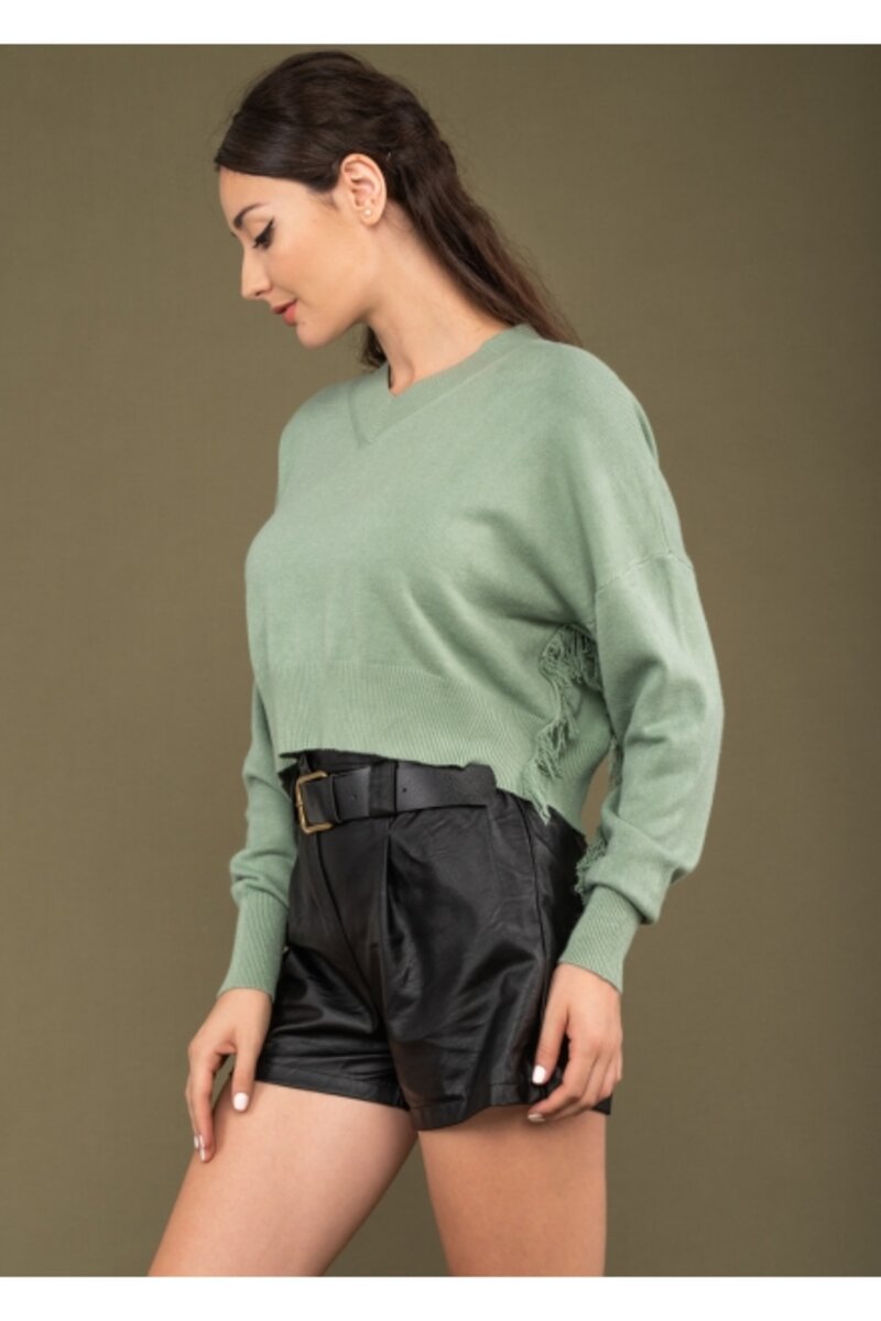 LEATHER SHORTS WITH BLACK LEATHER BELT