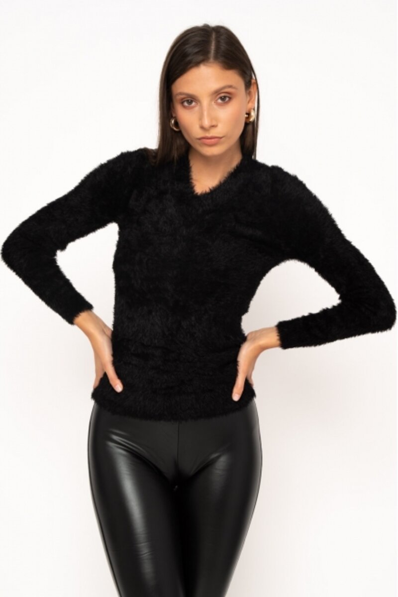 Wool blouse with synthetic fur