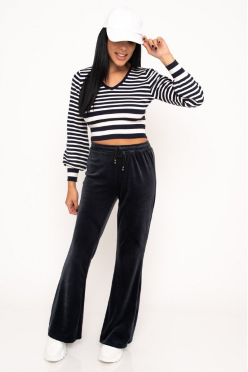 Knitted crop top with stripe