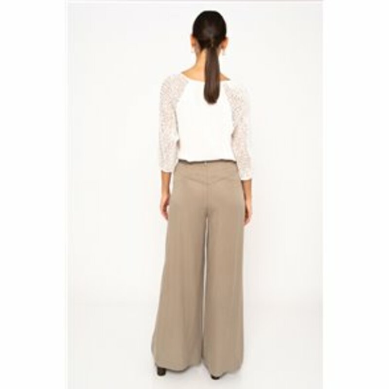TROUSERS WITH POCKETS
