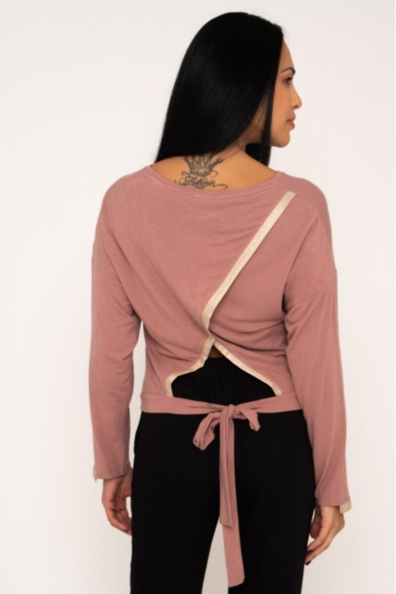 BLOUSE WITH TIE TO THE BACK