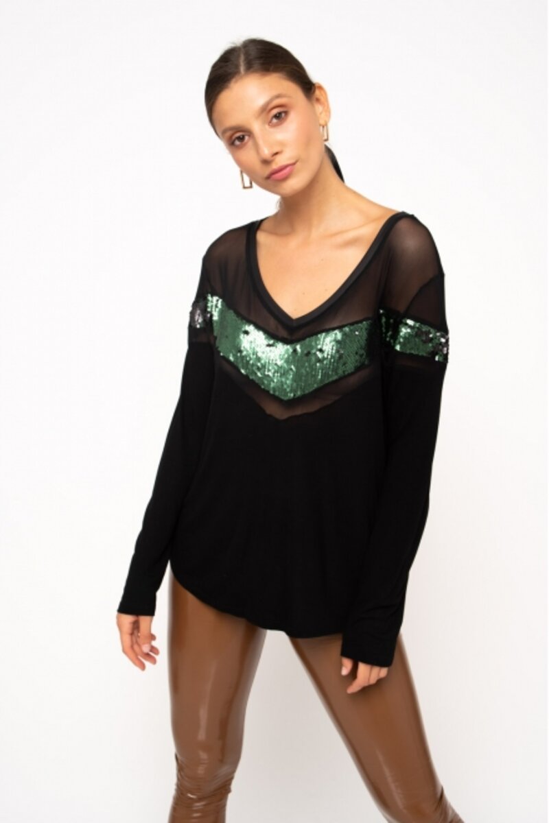 BLOUSE WITH GLITTER ON THE DECOLLETAGE