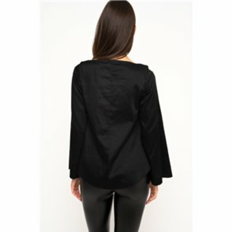 BLOUSE WITH OPENING ON THE SLEEVE AND SILVER DESIGN