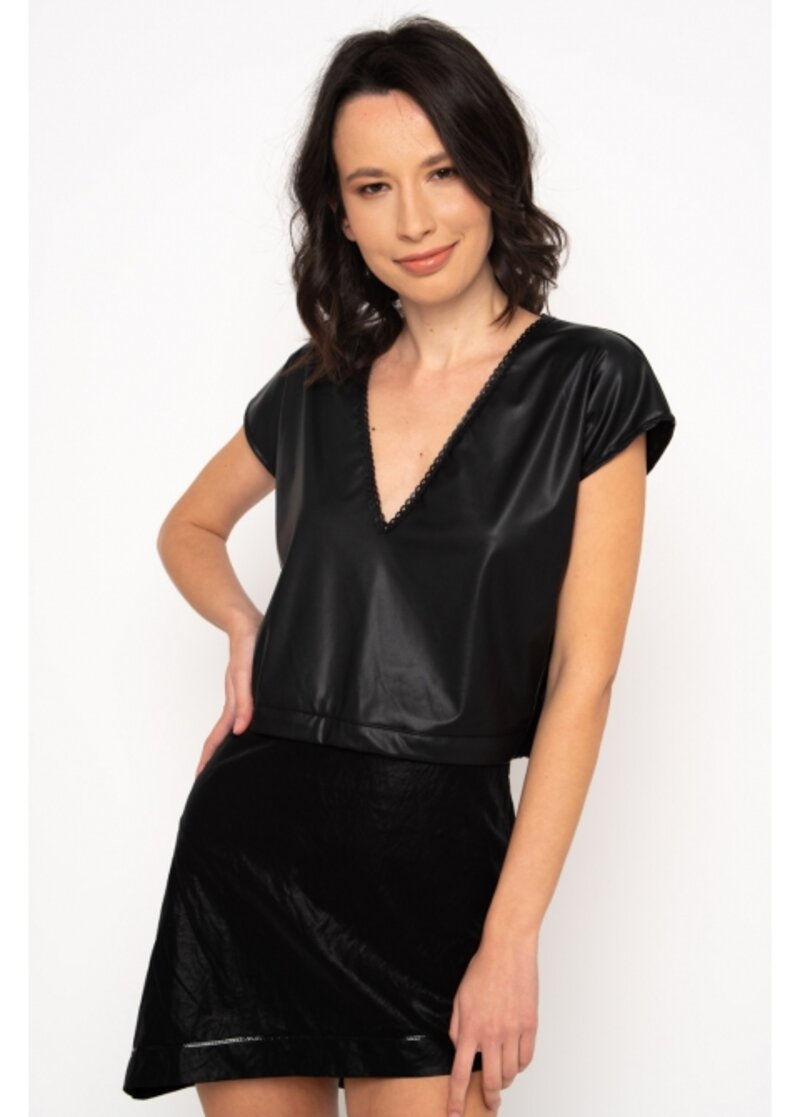 LEATHER BLOUSE WITH V DECOLLETAGE 