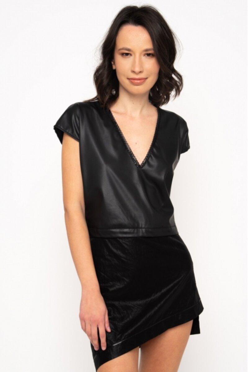 LEATHER BLOUSE WITH V DECOLLETAGE 
