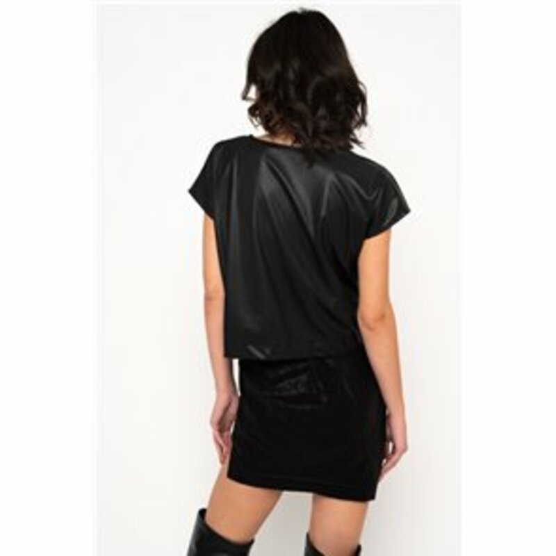 CROP BLOUSE LEATHER WITH V DECOLLETAGE AND BRAID AT THE BOTTOM