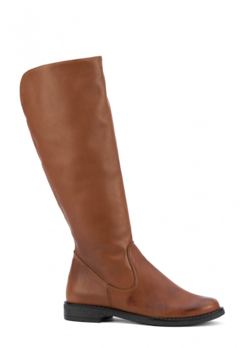 FLAT LEATHER BOOTS WITH ZIPPER