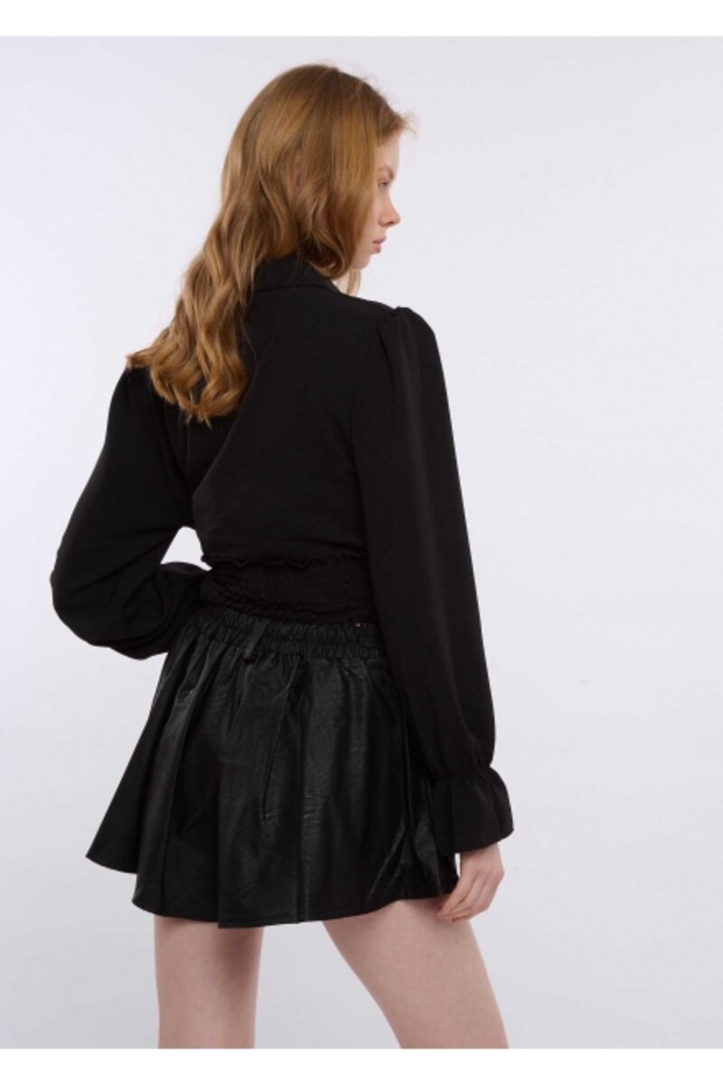 LEATHER SHORTS WITH FRONT POCKETS