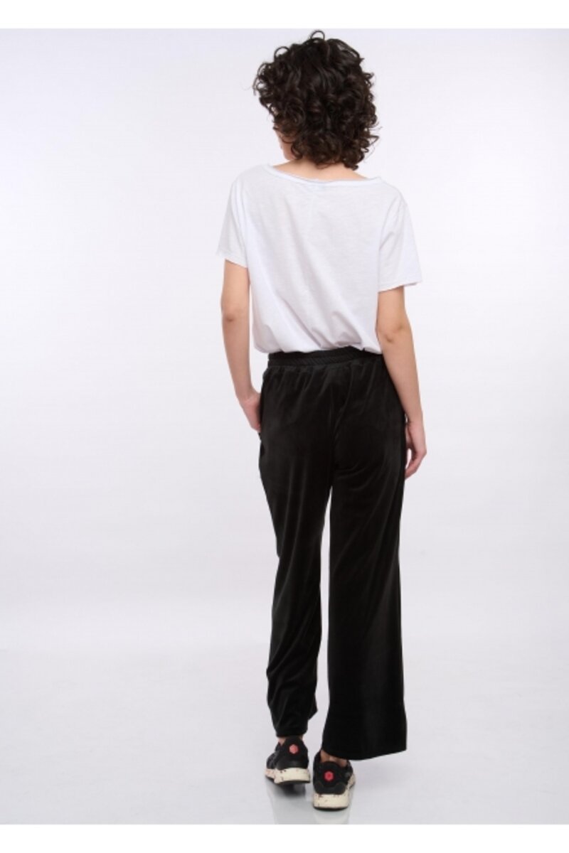 TROUSERS MADE OF VELVET FABRIC WITH POCKETS